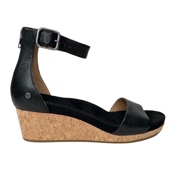 UGG Shoes - UGG Zoe II Sandal Size 6